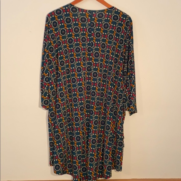 LulaRoe Medium Lindsay - Picture 5 of 7